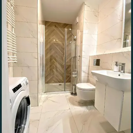 Fuzja - Komfortowe Mieszkania Blisko Centrum Lodzi Garaz Apartment