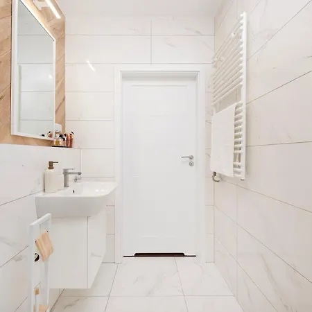 Apartment Fuzja - Komfortowe Mieszkania Blisko Centrum Lodzi Garaz